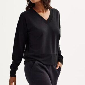 Tek Gear 1X Relaxed Cozy V-Neck Pullover Jet Black Soft Knit Long Sleeve EUC